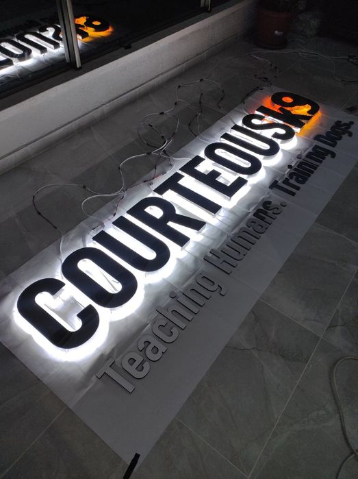 Изготовление вывесок из нержавейки