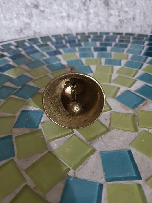 Стар месингов звънец