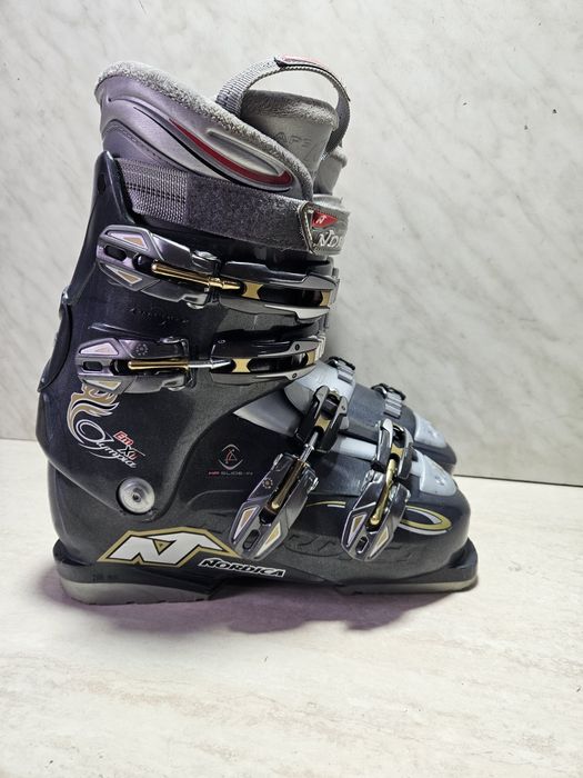 Clapari ski schi  Nordica mondo 25-25,5   corespunde mărimii 39-40