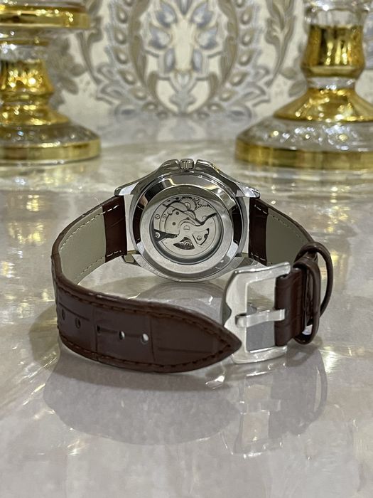 Продаю часы casirui механические