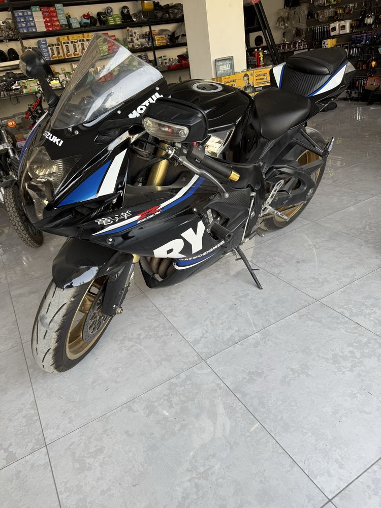 Moto suzuki 750 qoqon