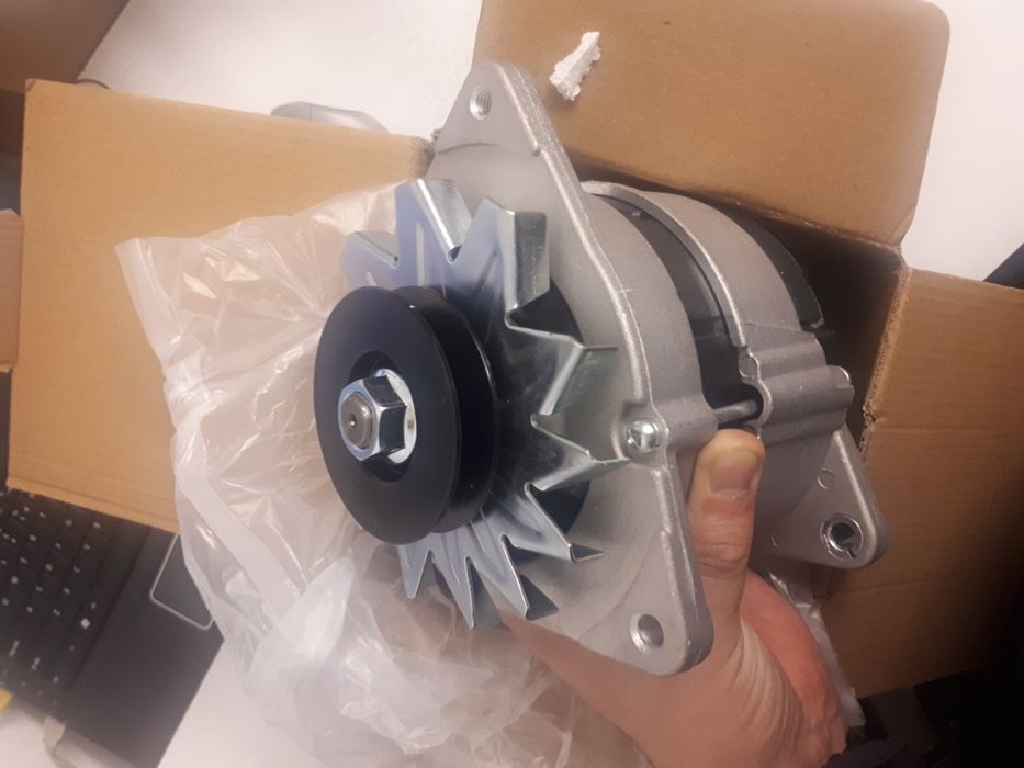 Electromotor sau alternator nou pentru utilaje marca BENATI