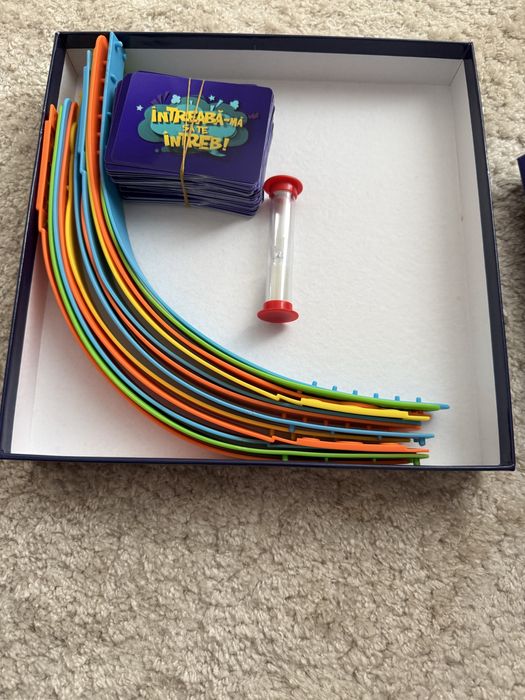 Joc de societate Intreaba-ma sa te intreb!