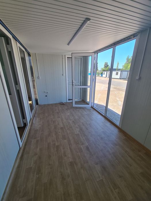 Vand containere birou, grup sanitar, cabina paza, vestiar, dormitor