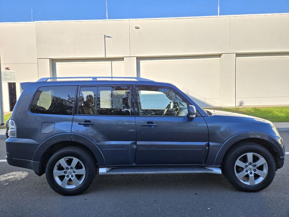 Mitsubishi Pajero 7 Locuri Automat Extra Full Stare Perfecta Unic Prop