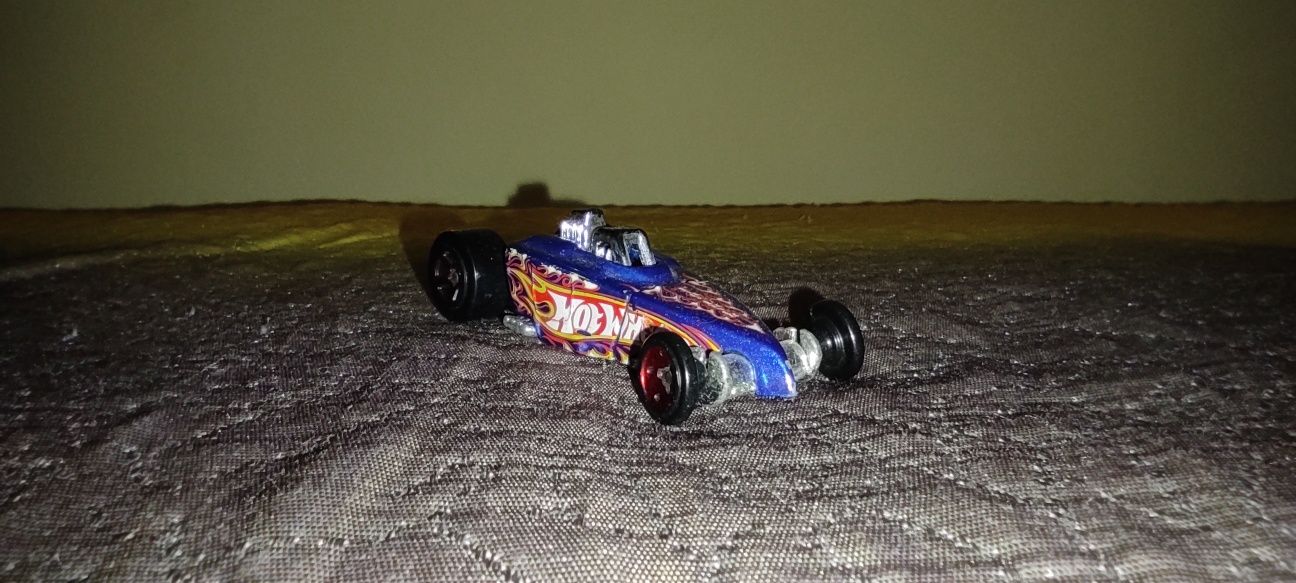 Hot wheels количка от списание