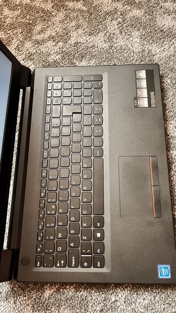 Laptop Lenovo V110