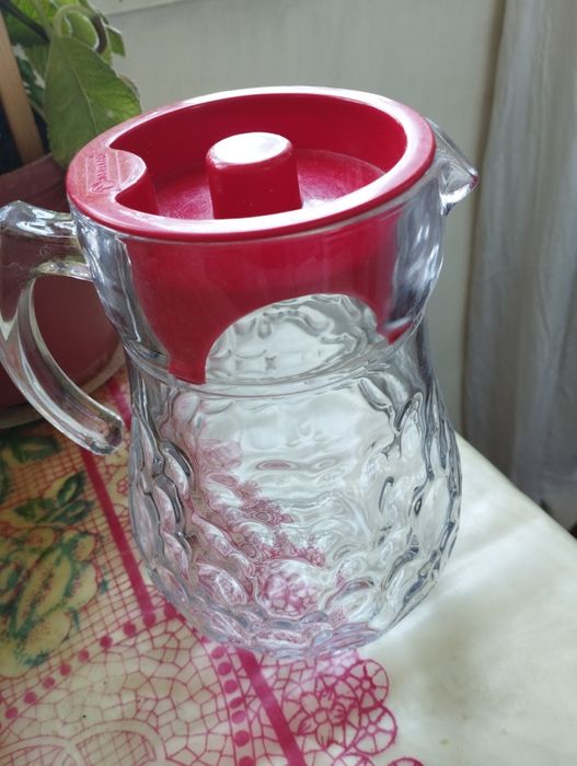 Продается стеклянный графин