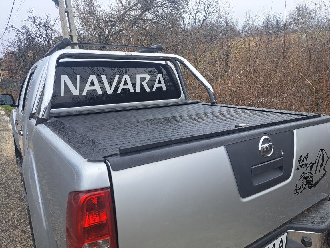 Vând Nissan Navara