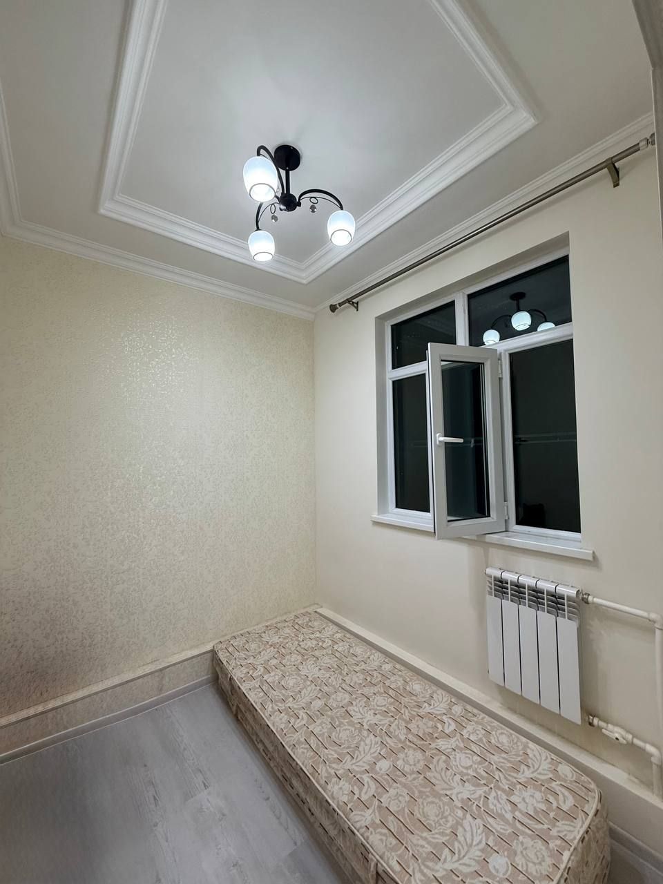 Чиланзар, 1 в2  комнатная квартира 33м².Перекрёсток Шухрат /16 квартал