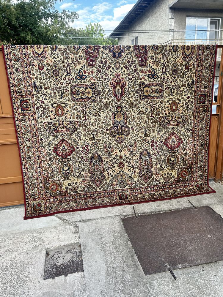 Персийски килим-в отлично състояние-4м - 2,50м.