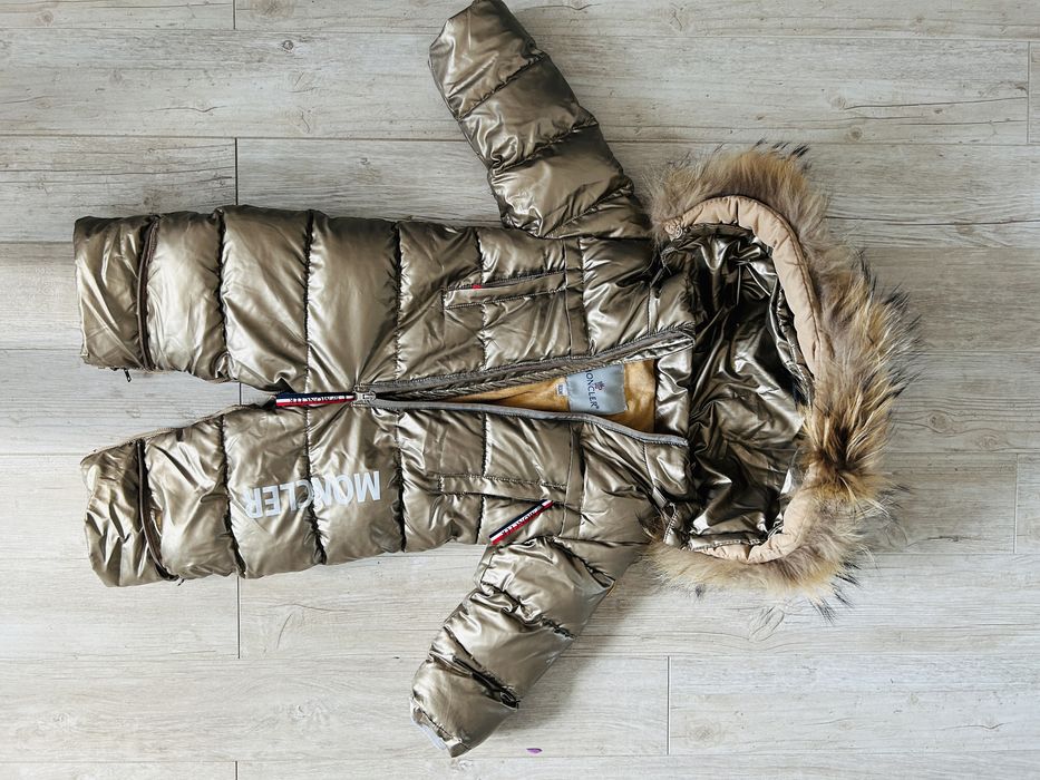 Продам зимний комбинезон на девочку