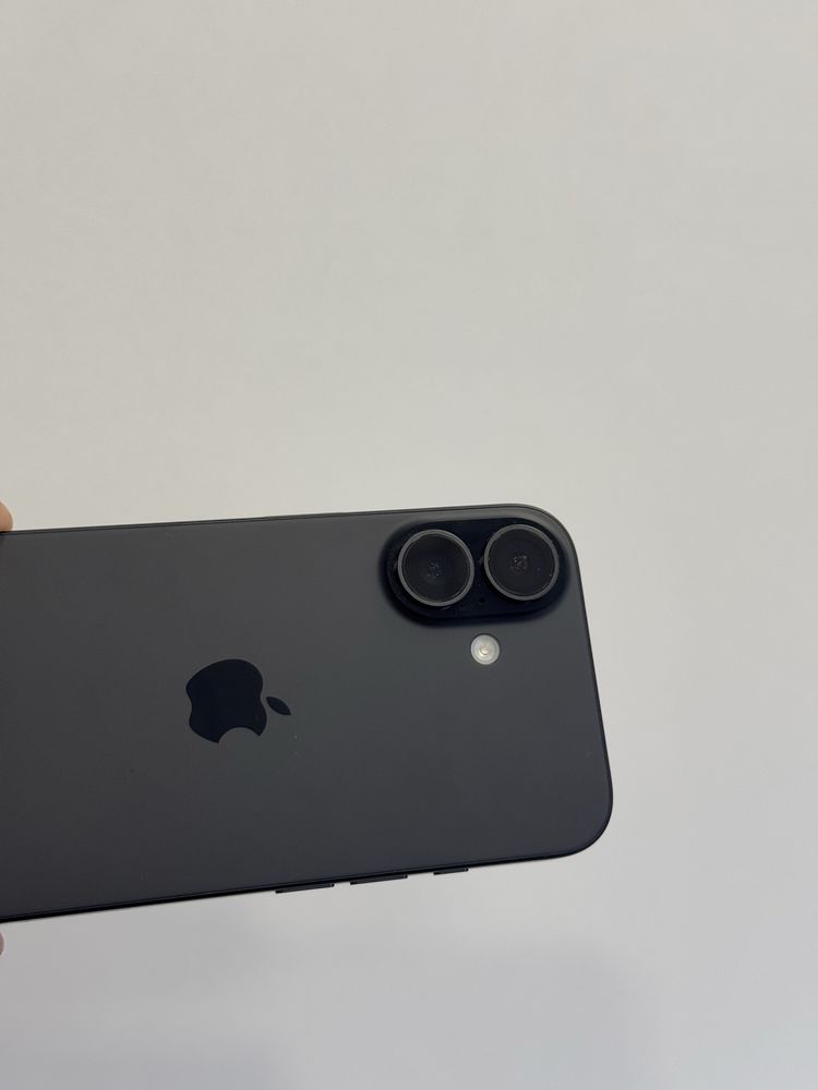 Продавам НОВ iPhone 16 0 цикъла