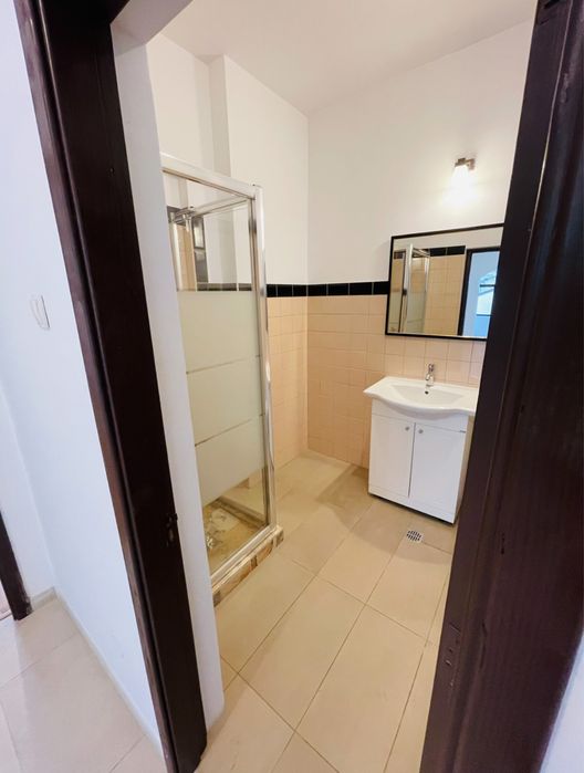 Inchiriez apartament 3 camere, singur pe etaj, in vila zona Plevnei