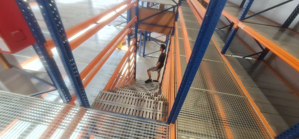Rafturi metalice