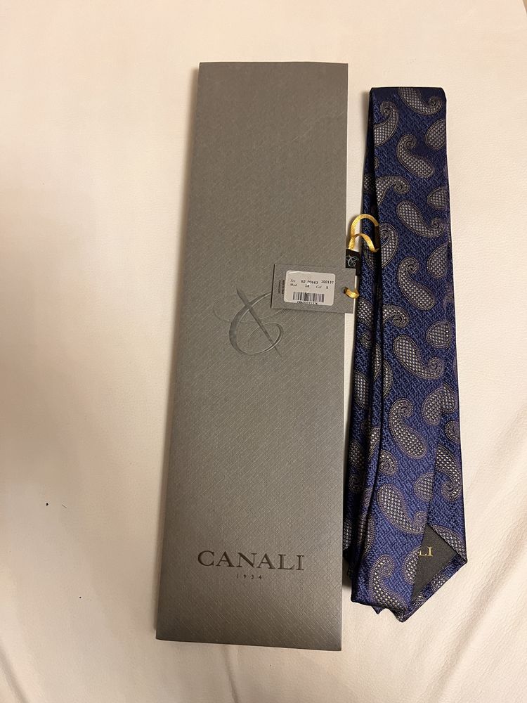 Vand cravata Canali