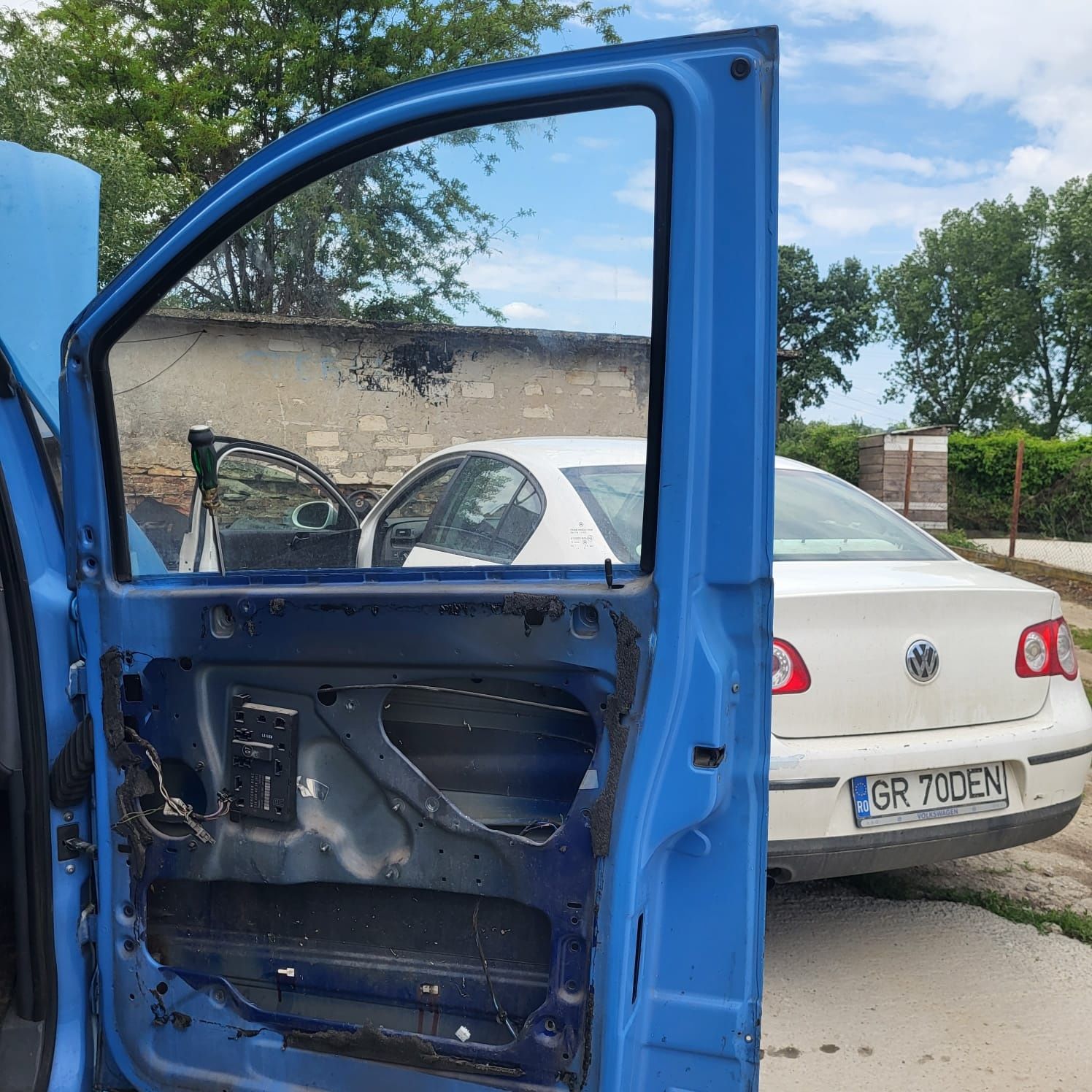 Ușa stânga dreapta cu broasca și geam Mercedes vito w639 dezmembrez