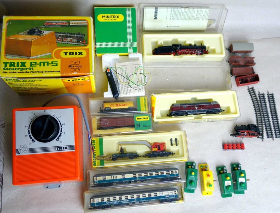 Комплект влакчета и вагони TRIX