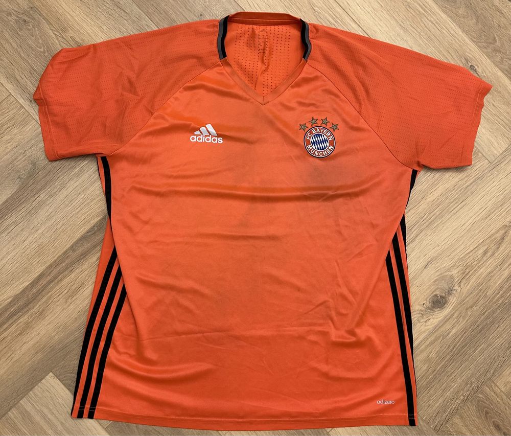 Tricou Bayern - adidas - marimea L