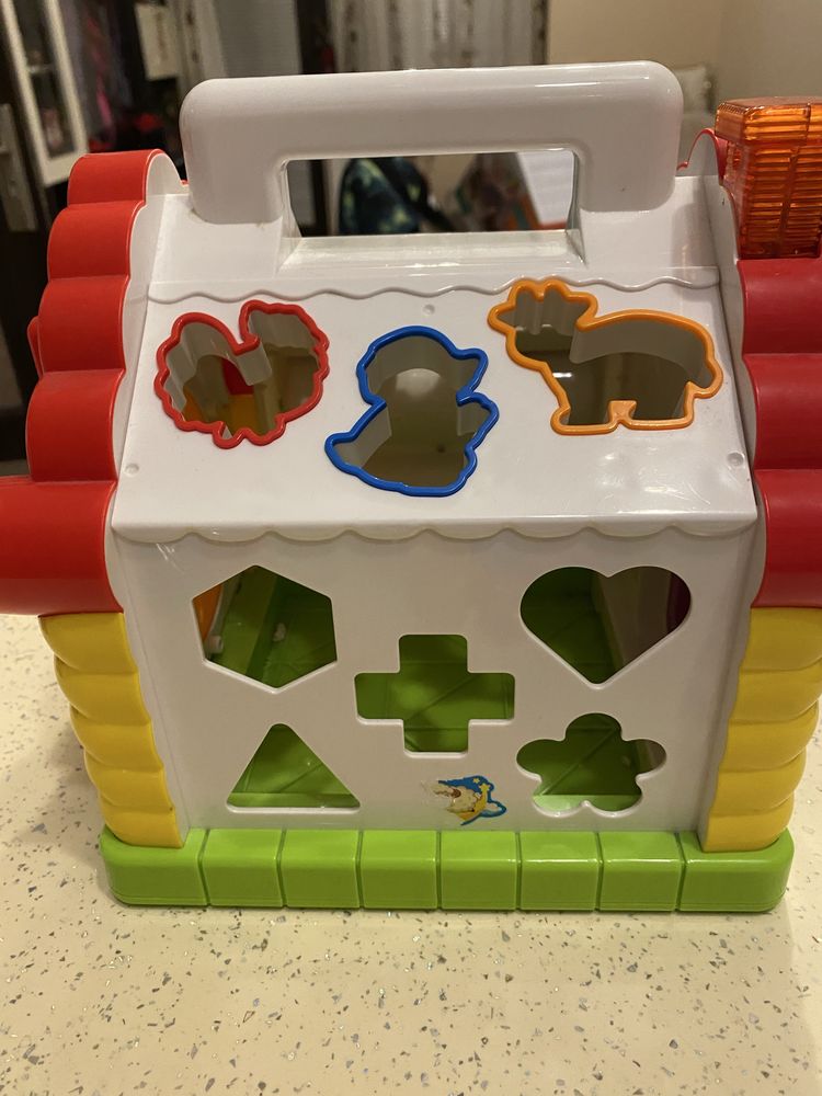 Интерактивна къщичка за сортиране Unitoys, 7 дейности