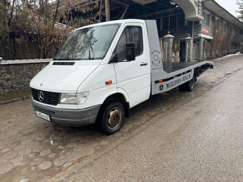 Эвакуатор Mercedes-Bens Sprinter, 2000 года