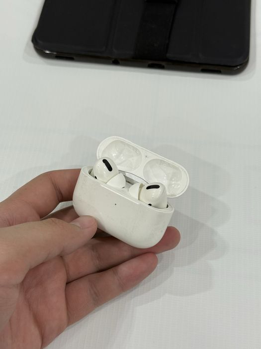 Airpods Pro 1 with Magsafe
