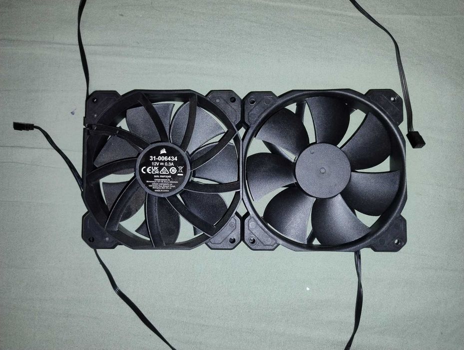 Vand doua ventilatoare CORSAIR AirGuide de 120 mm