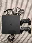 Vind Ps4 normal 1tb cu 2 manete, cablu de încărcare și 12 jocuri