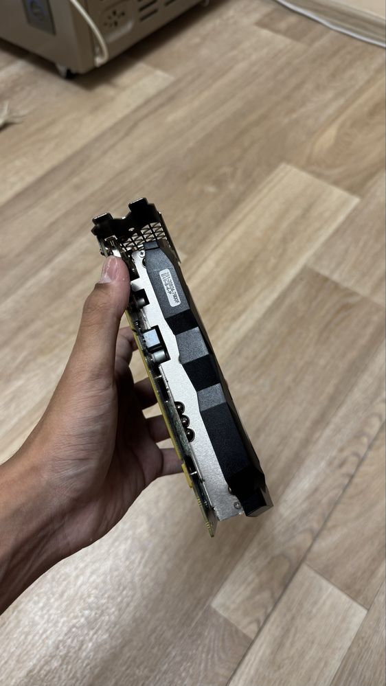Видеокарта GTX 1660 Ti
