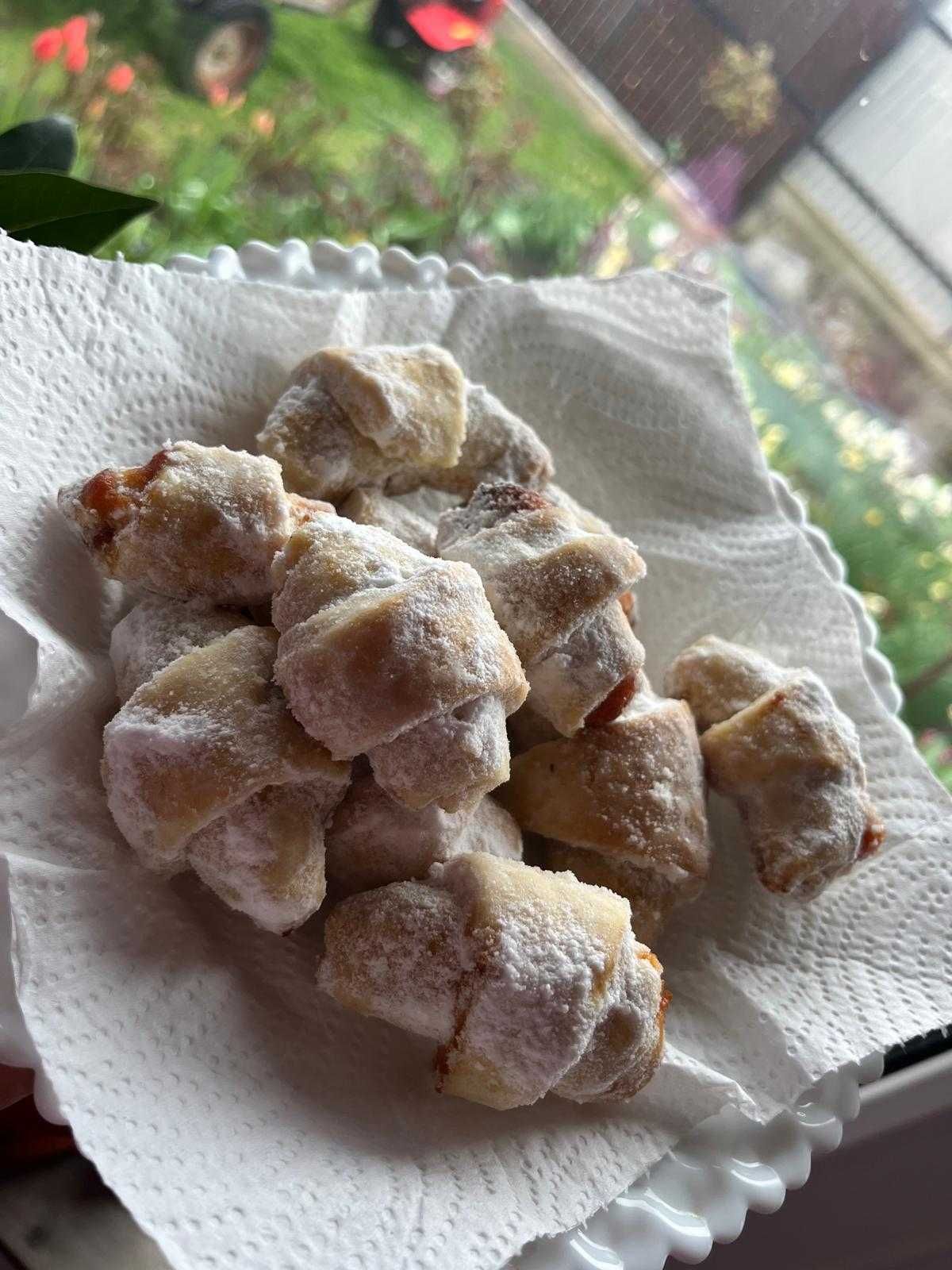 Diverse produse dulci pentru Pasti
