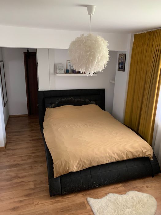 Vand apartament 3 camere+ curte 168mp + 2 locuri de parcare