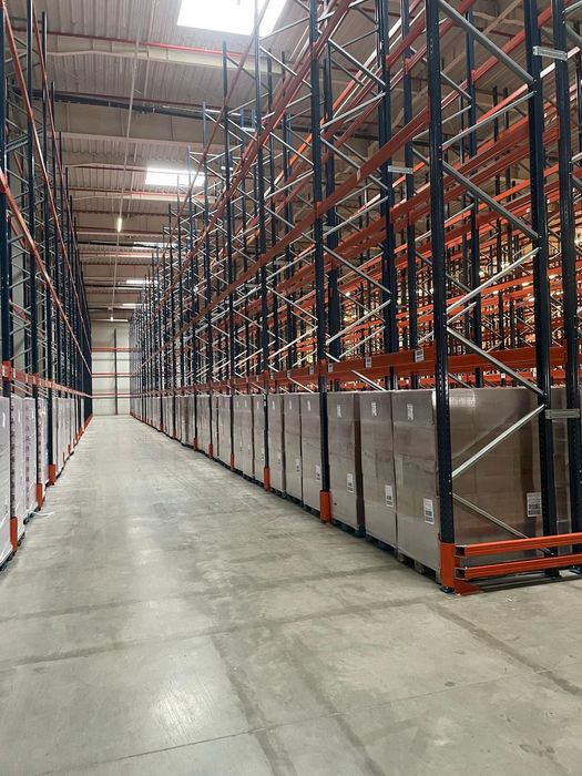 Rafturi metalice industriale reglabile 
Avem orice dimensiuni livram i