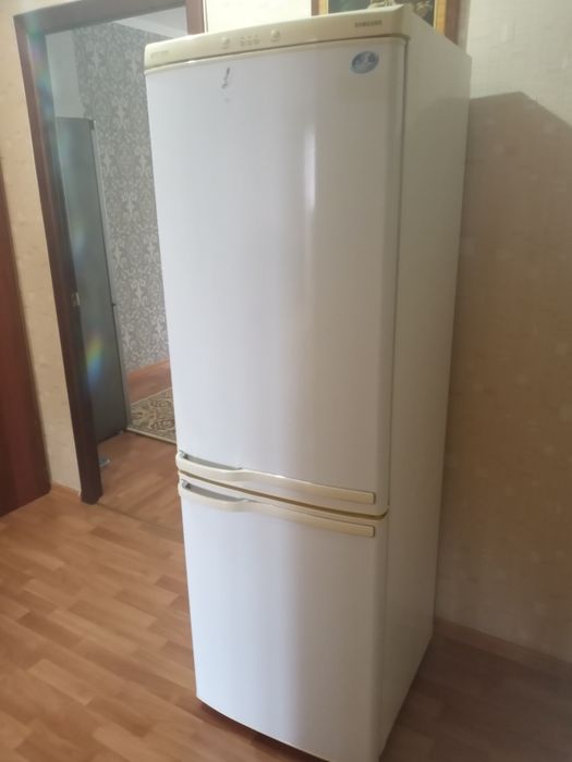 Продам холодильник Samsung 30000тг