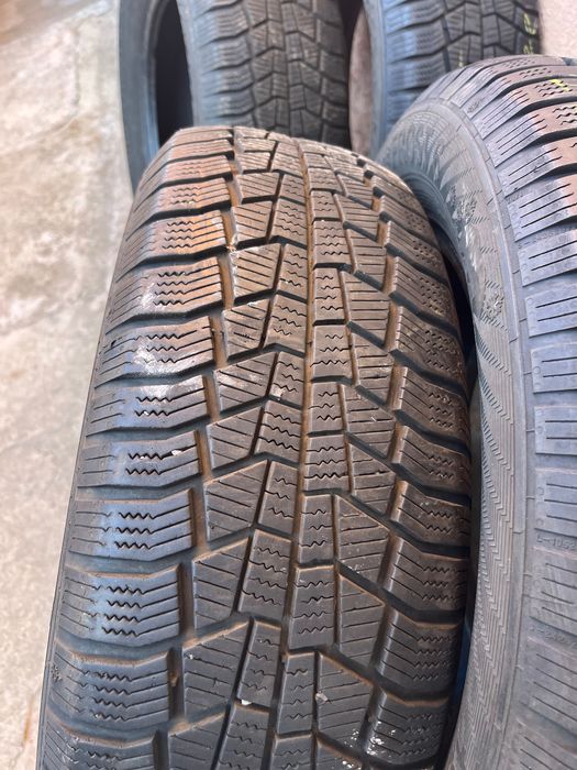Зимни гуми 195/65/15