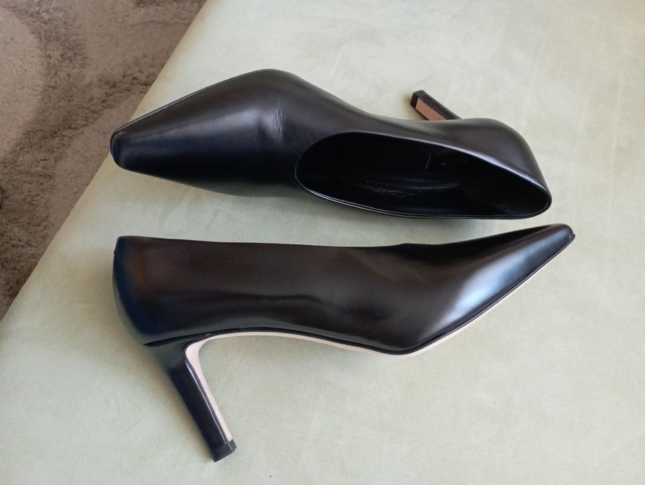 Ocazie!Pantofi de dama marca Aeyde