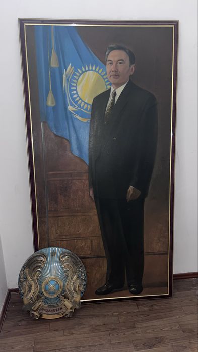 Фото бывшый президент Назарбаев