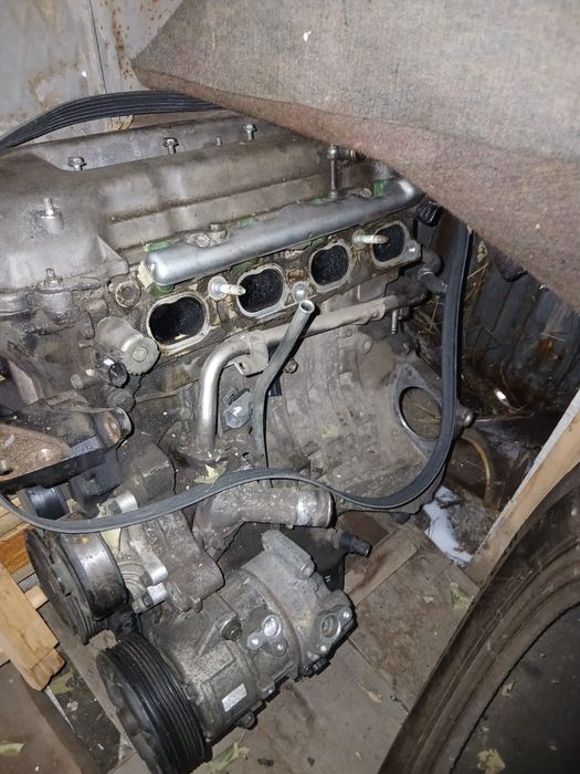 Продам двигатель 1zz FE  на Тойота авенсис 2