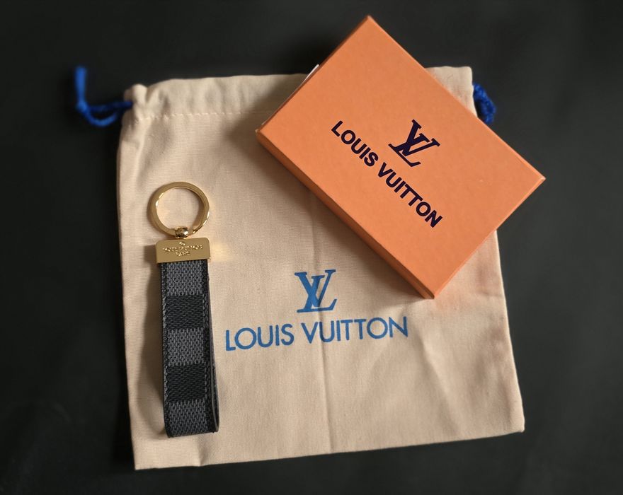 L0uis Vuitt0n ключодържател естествена кожа