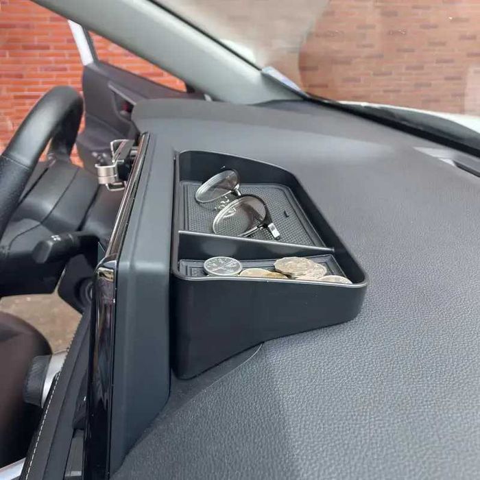 Tavita organizator in spatele ecranului de navigatie