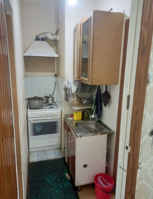 1/4/4чиланзар 2 продаётся квартира