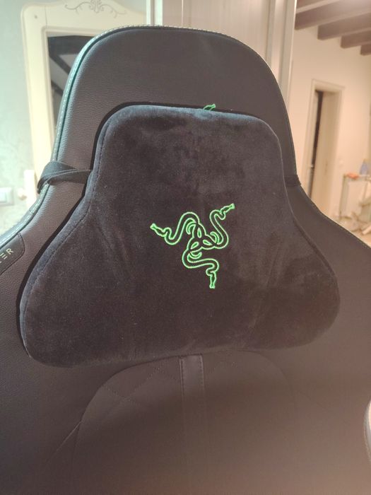 Scaun de gaming de piele ecologica Razor Enki