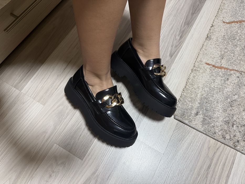 Черни мокасини чисто нови с кутия