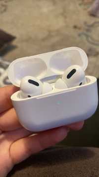 Продам наушники AirPods оригинал