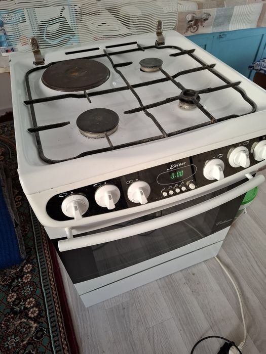 Продам газ плиту Kaiser