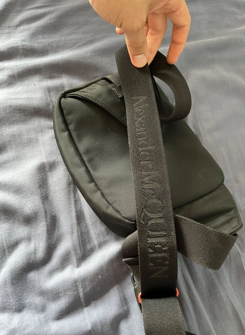 Чанта през рамо / Bum Bag / Fanny Bag/ Мъжка Чанта Alexander Mcqueen