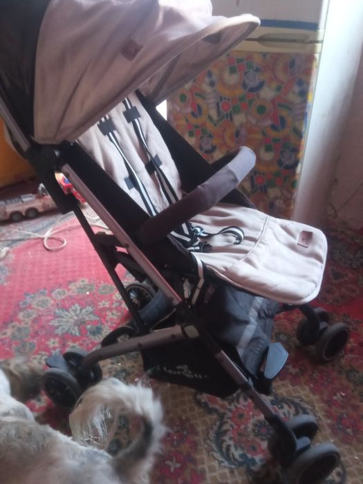 Vând cărucior copii 1 la 3 anii