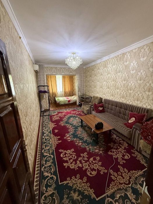 Продается квартира на массиве алгоритм 30 2комнатная переделланная в 3