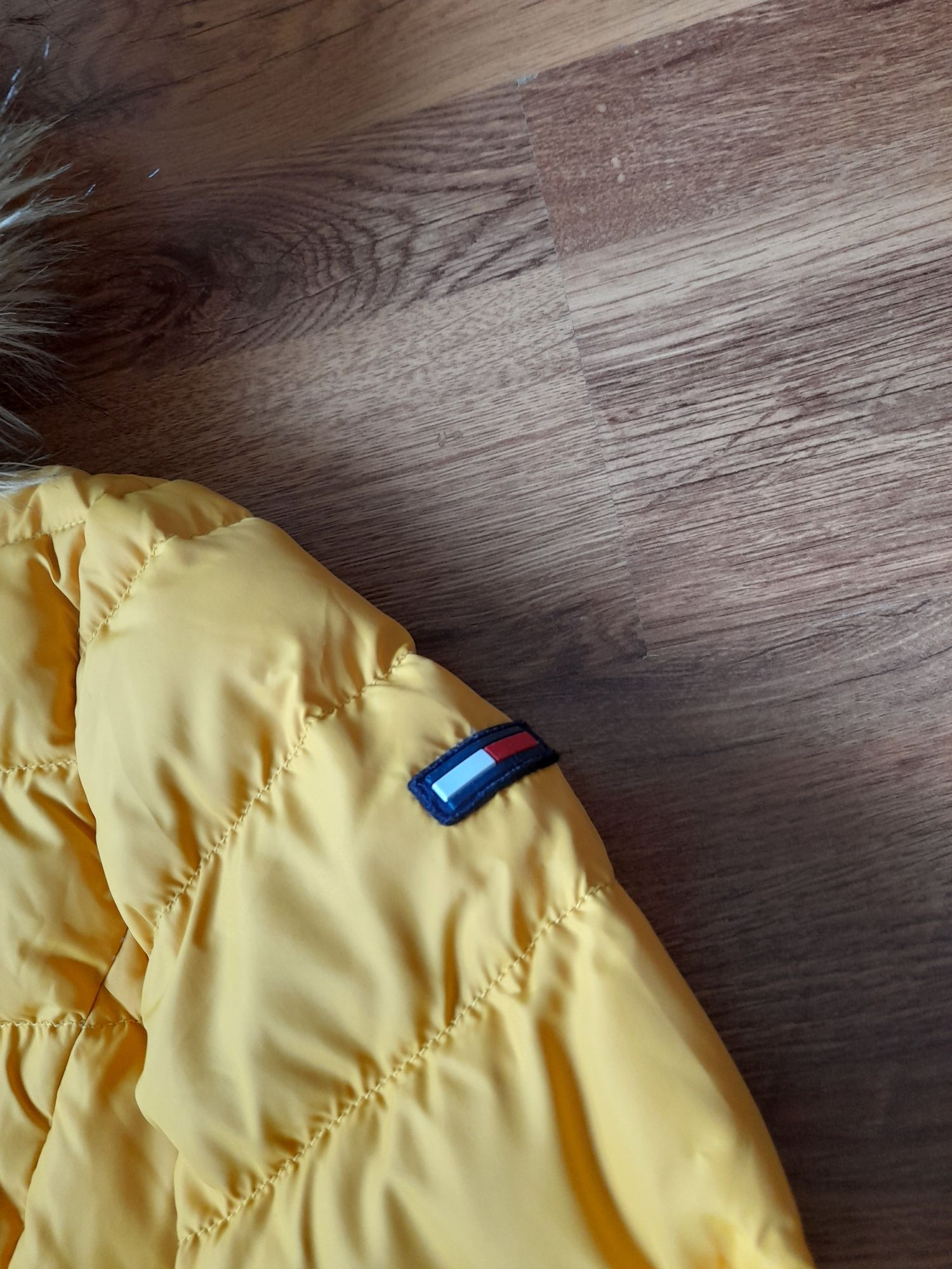 Tommy Hilfiger дамско зимно яке M размер.