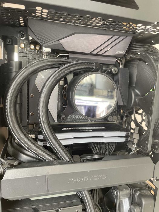 Intel I5 10600K + Z490I AORUS ULTRA + Corsair 32GB RAM + NZXT Kraken