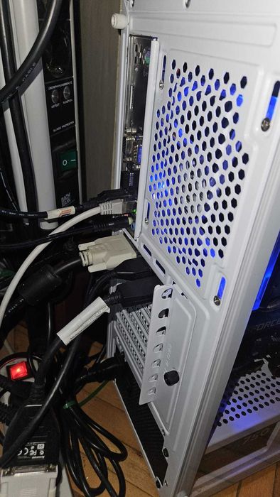 PC i5-10500 3.1GHz + NVIDIA GTX 1660 + 32 GB RAM